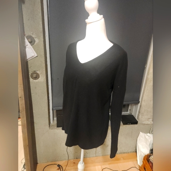 NEW Project Social T Light Weight Ling Sleeve Black V Neck Shirt Small - Picture 1 of 4